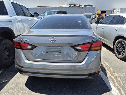Used 2024 Nissan Altima 2.5 SV FWD image 8