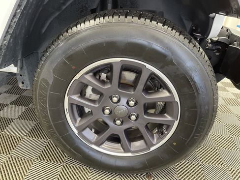 Used 2023 Jeep Wrangler Unlimited Sahara image 39