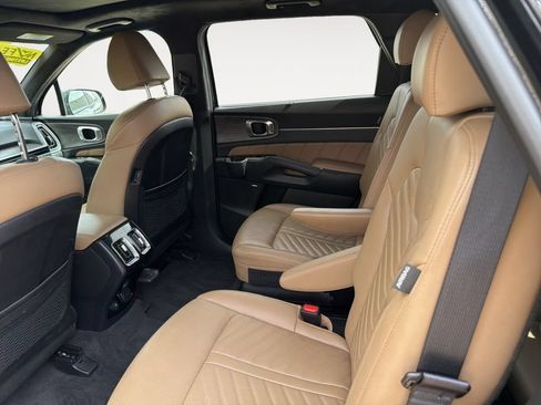 Used 2025 Kia Sorento SX Prestige w/ Olive Brown Leather Package AWD/4WD image 13
