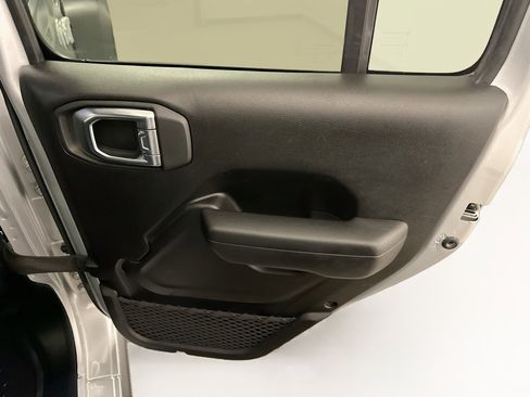 Used 2023 Jeep Wrangler Unlimited w/ Sun & Screen Package AWD/4WD image 30