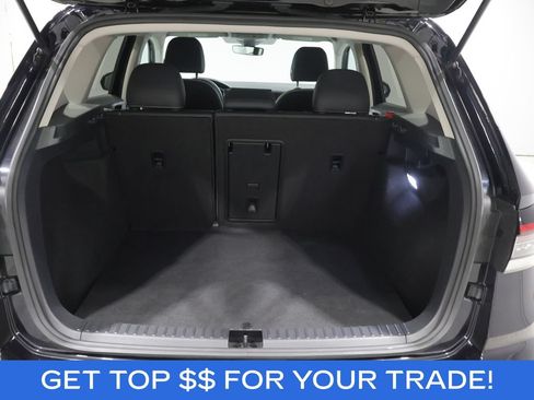 Used 2025 Volkswagen Taos SE AWD/4WD image 4