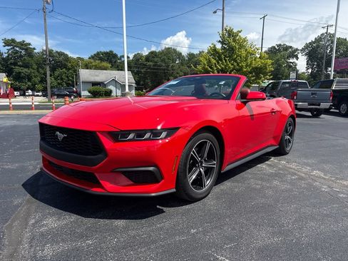 Used 2025 Ford Mustang Premium RWD image 30
