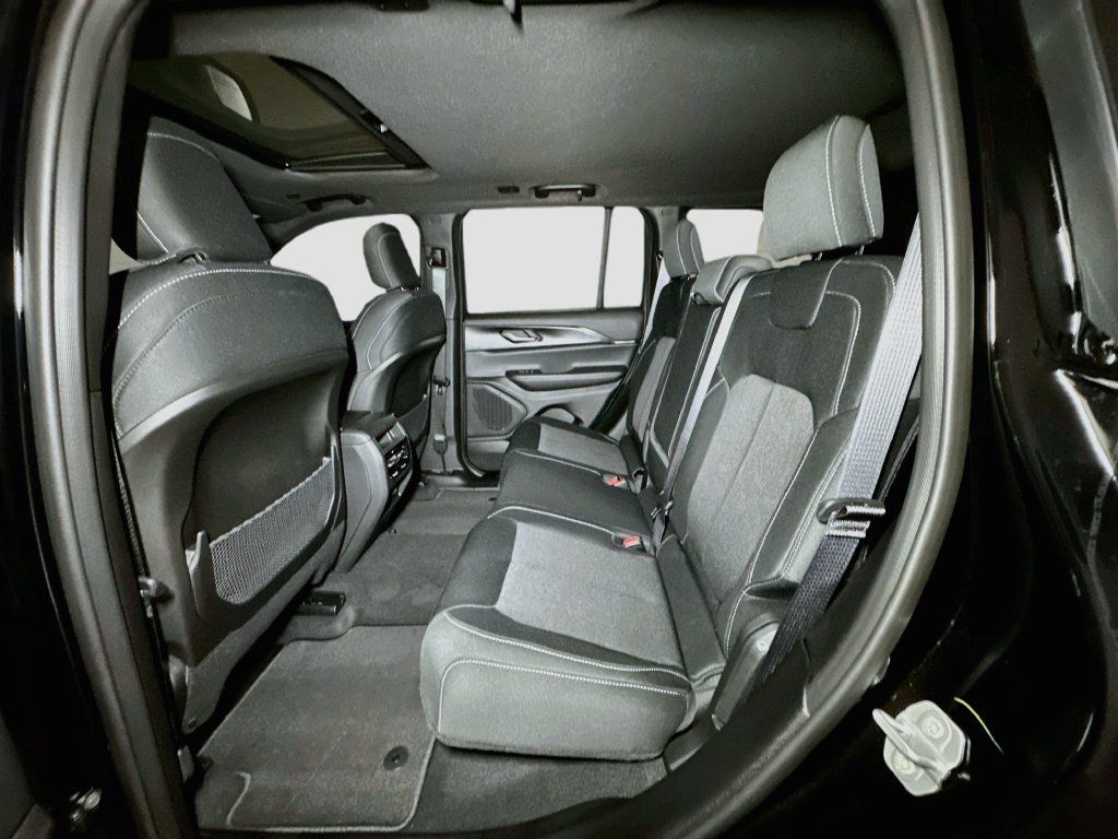 New 2027 Jeep Grand Cherokee 4WD image 25