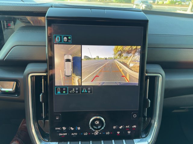 Used 2025 GMC Yukon XL Denali AWD/4WD image 13