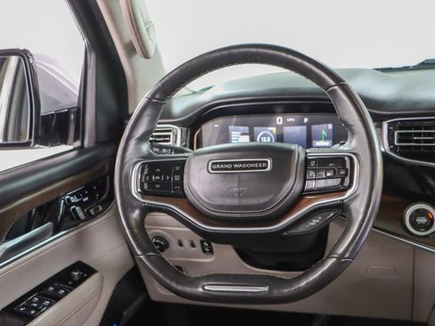 Used 2022 Jeep Grand Wagoneer Series II w/ Convenience Group III image 13