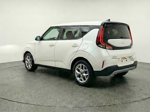 Used 2025 Kia Soul LX w/ LX Technology Package image 6