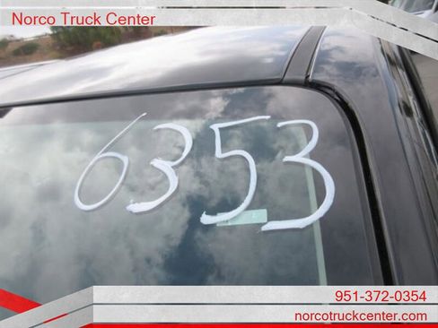 Used 2016 Chevrolet Colorado Z71 w/ Z71 Midnight Edition image 23