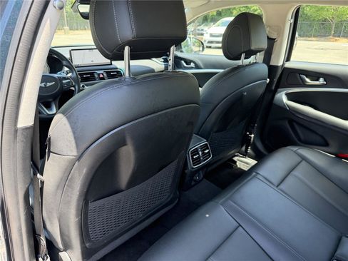Used 2023 Genesis G70 2.0T AWD/4WD image 19
