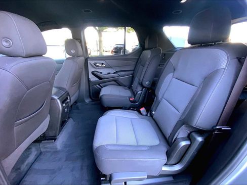 Used 2023 Chevrolet Traverse LT image 20