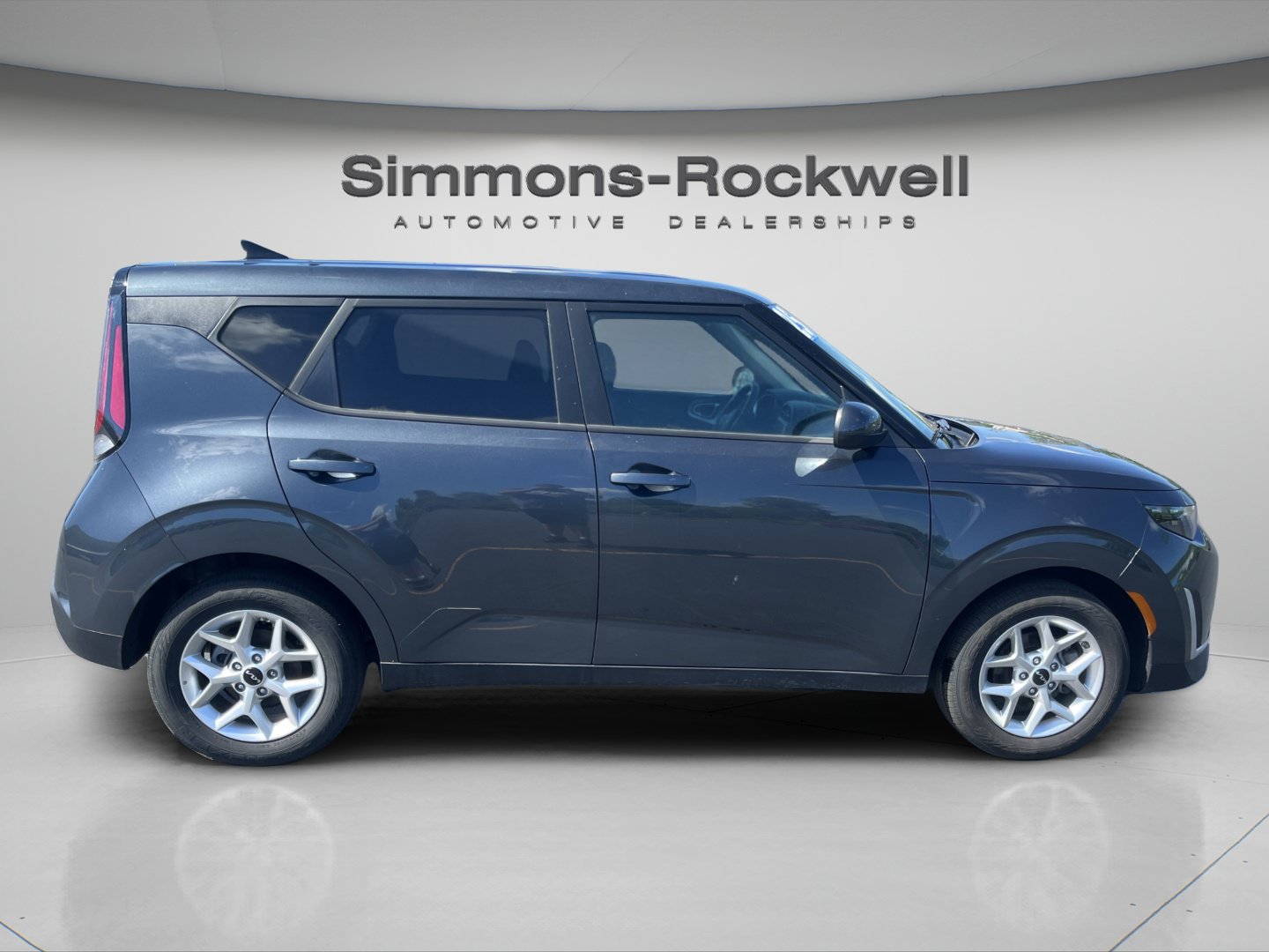 Used 2025 Kia Soul LX w/ LX Technology Package FWD image 6