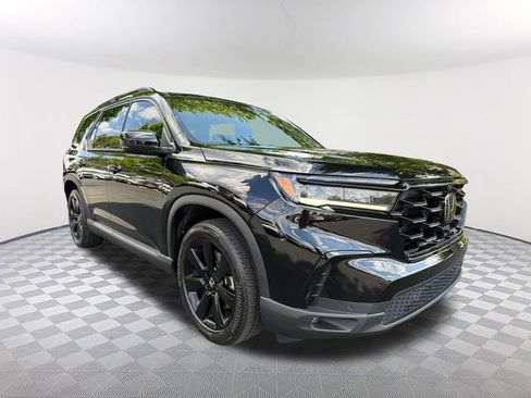 Used 2025 Honda Pilot Black Edition image 3