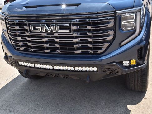 Used 2023 GMC Sierra 1500 Denali Ultimate AWD/4WD image 9