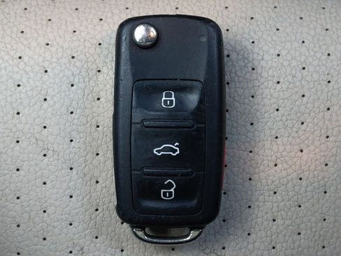 Used 2017 Volkswagen Jetta SE FWD image 32