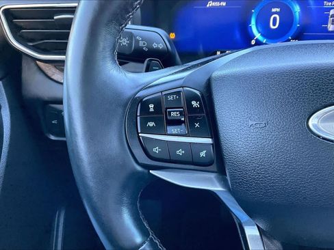 Used 2020 Ford Explorer Platinum w/ Premium Technology Package image 43
