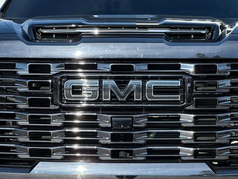 Used 2024 GMC Sierra 2500 Denali Ultimate image 40