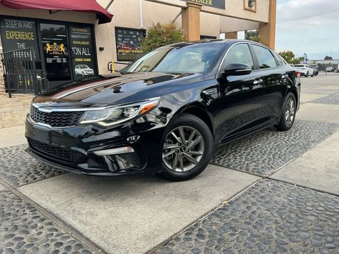 Used 2020 Kia Optima LX FWD image 1