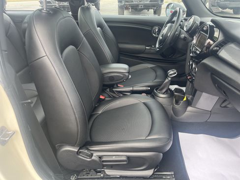 Used 2018 MINI Cooper 2-Door Hardtop FWD image 8