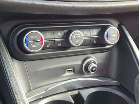 New 2025 Alfa Romeo Stelvio Sprint image 29