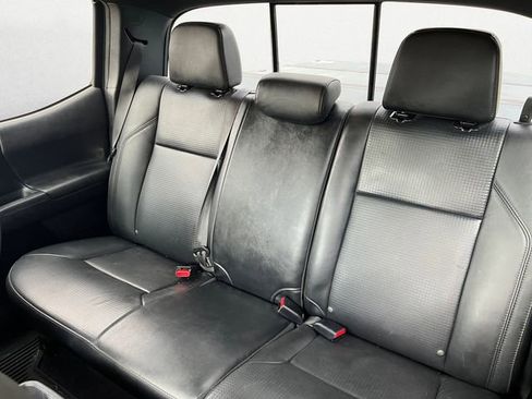 Used 2020 Toyota Tacoma Limited image 14
