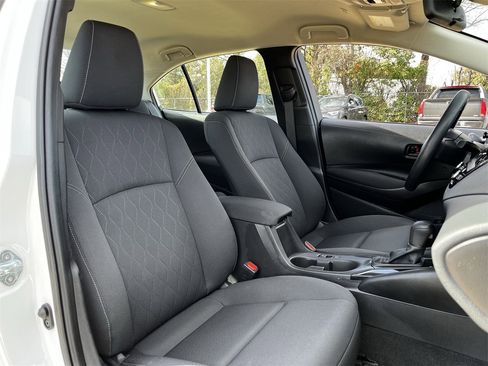 Used 2024 Toyota Corolla LE image 23