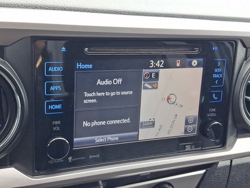 Used 2017 Toyota Tacoma SR5 w/ Tow Package AWD/4WD image 16