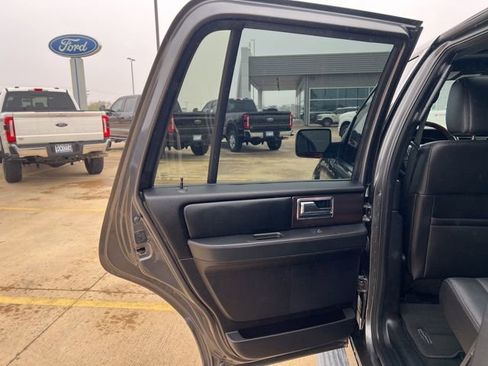 Used 2017 Lincoln Navigator Reserve image 16