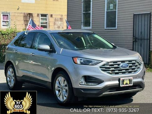 Used 2023 Ford Edge Titanium AWD/4WD image 2