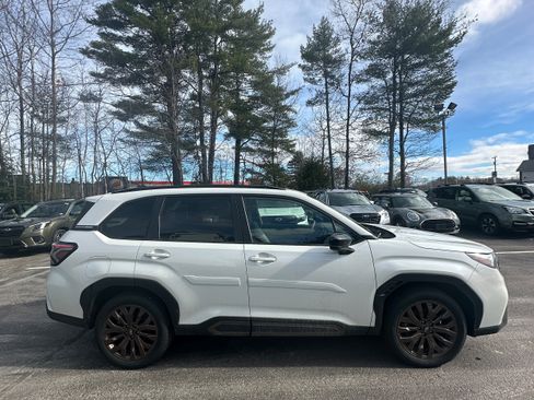 Used 2025 Subaru Forester Sport image 4