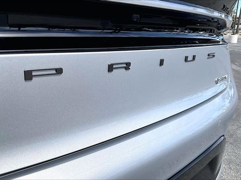 Used 2026 Toyota Prius Plug-In Hybrid image 9