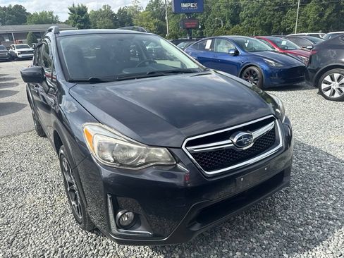 Used 2017 Subaru Crosstrek 2.0i Premium w/ Popular Package #2 AWD/4WD image 2