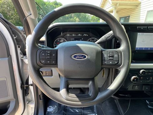 Used 2023 Ford F350 XL AWD/4WD image 15