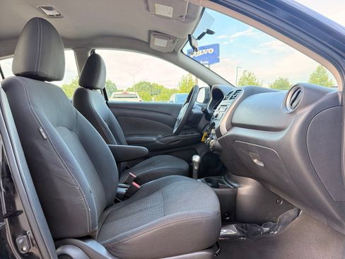 Used 2014 Nissan Versa SV FWD image 20