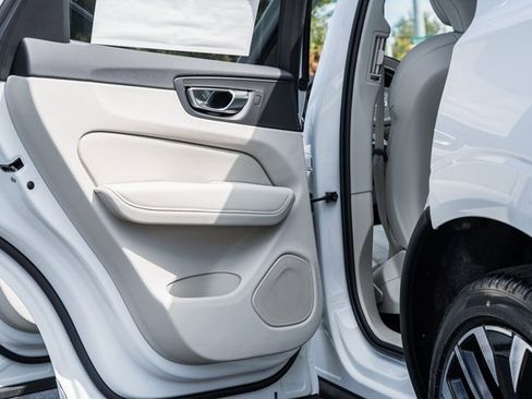 New 2026 Volvo XC60 B5 Ultra w/ Protection Package Premier image 32