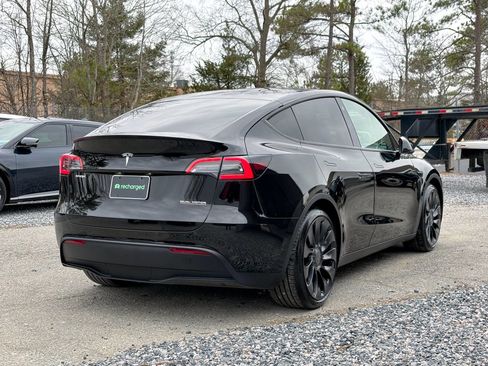 Used 2022 Tesla Model Y Performance image 3