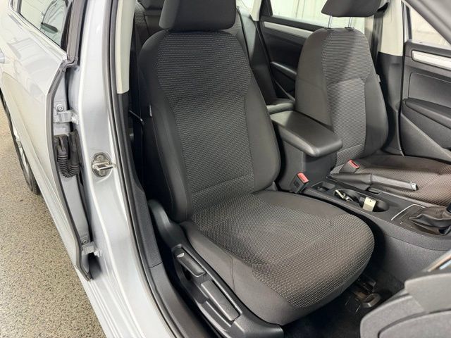 Used 2016 Volkswagen Passat 1.8T S FWD image 20