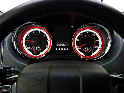 Used 2016 Dodge Grand Caravan SE FWD image 14