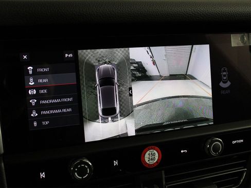 Used 2025 Porsche Macan image 17