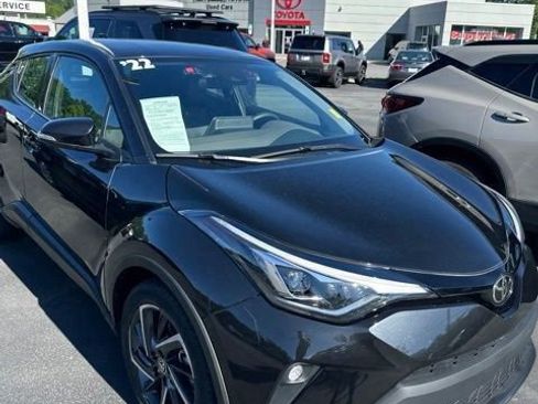Used 2022 Toyota C-HR Limited FWD image 3