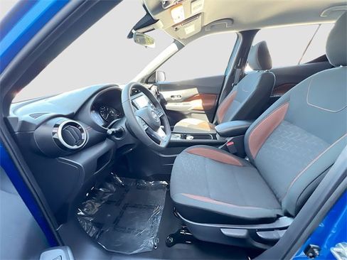 Used 2024 Nissan Kicks SR image 19