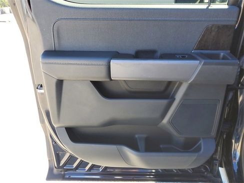 Used 2022 Ford F150 Lariat image 13