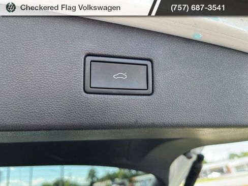 Used 2022 Volkswagen Tiguan SEL R-Line AWD/4WD image 35