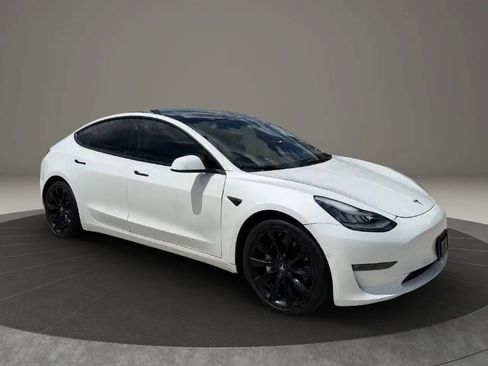 Used 2020 Tesla Model 3 Standard Range Plus RWD image 3