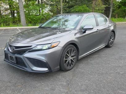 Used 2021 Toyota Camry SE w/ Cold Weather Package