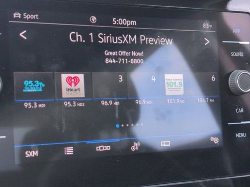 Used 2025 Volkswagen Taos SE AWD/4WD image 18