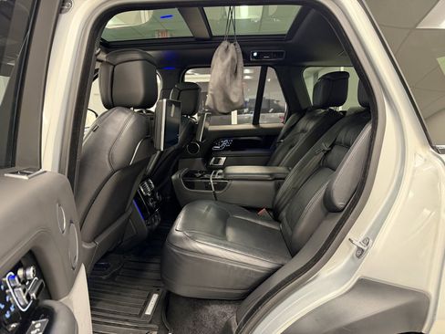 Used 2020 Land Rover Range Rover Autobiography image 43