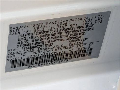 Certified 2025 Nissan Sentra SR FWD image 23