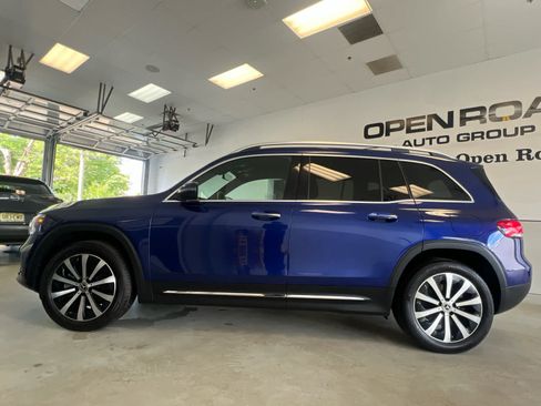 Used 2023 Mercedes-Benz GLB 250 4MATIC image 3