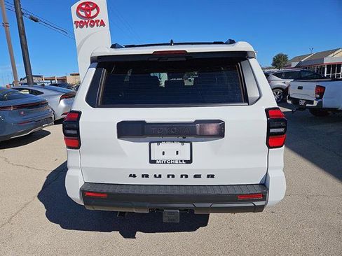 New 2026 Toyota 4Runner SR5 image 3