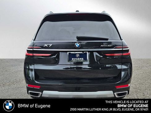 Used 2023 BMW X7 xDrive40i w/ Premium Package AWD/4WD image 4