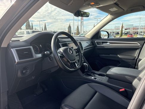 Used 2019 Volkswagen Atlas SE w/ Towing Package image 3